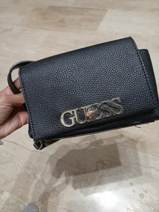 Bandolera Guess Negra