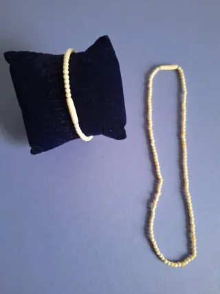 Gargantilla y pulsera antiguos  en material noble