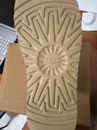 Botas UGG Beige Plataforma. 