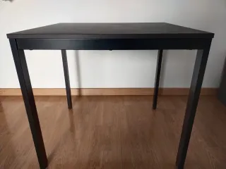 Mesa extensible madera oscura cómo nueva