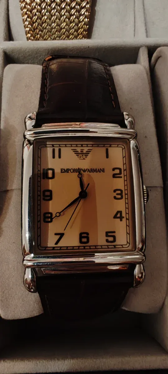 Reloj Emporio Armani Cuero y Plata