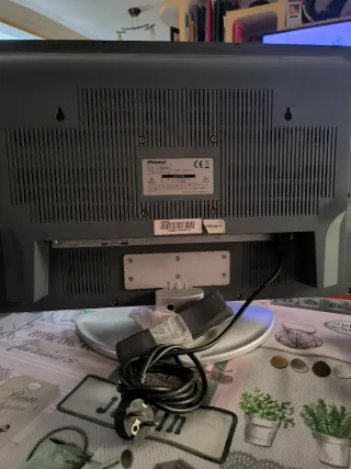 Televisión Hisense 51 cm (necesita TDT)