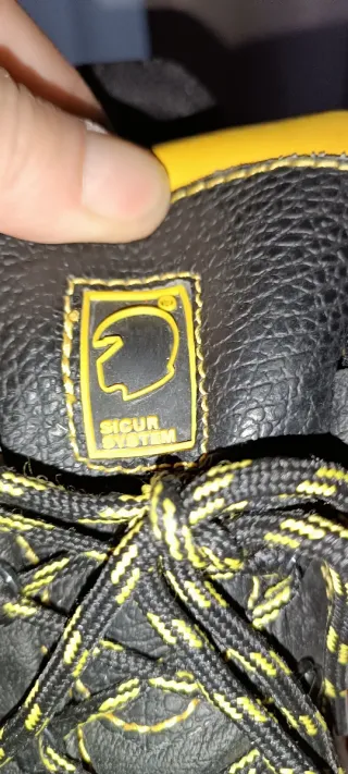 Scarpe da Lavoro antinfortunistiche.