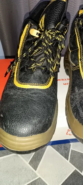 Scarpe da Lavoro antinfortunistiche.