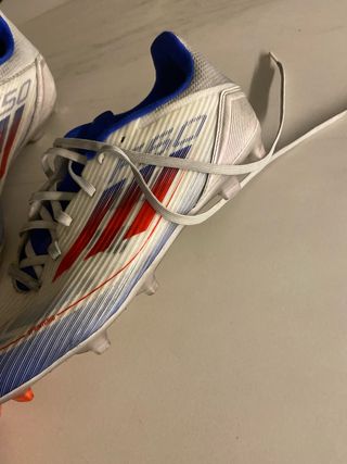 Botas de fútbol Adidas F50  talla 42  solo