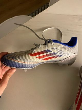 Botas de fútbol Adidas F50  talla 42  solo