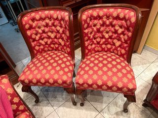 Sofá Tresillo Capitón Rojo y Dorado