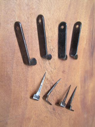Pestillos antiguos forja s. XIX restaurados.