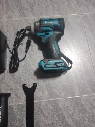 Kit Taladro y Atornillador Makita Batería