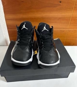 Zapatillas Jordan Zoom 92 Negras y Blancas