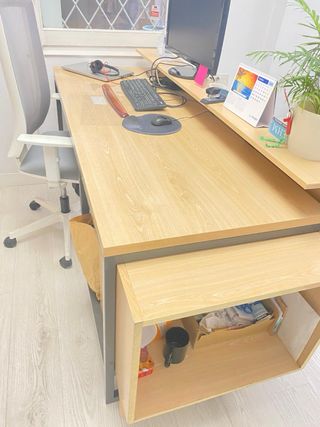 Mesa de oficina madera y metal