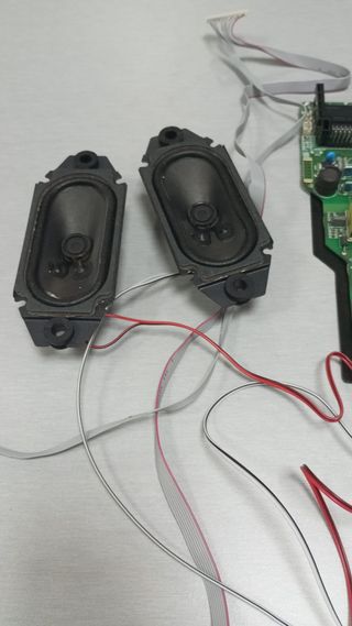 Placa Base TV Nevir 32 + Altavoces + Cable