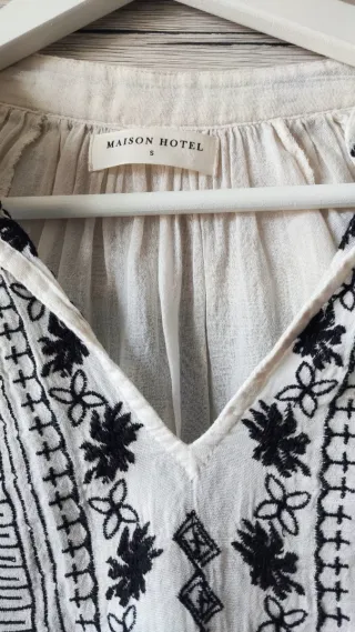 Blusa Maison Hotel bordada
