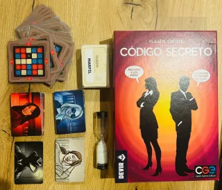 Juego de mesa Código Secreto Devir