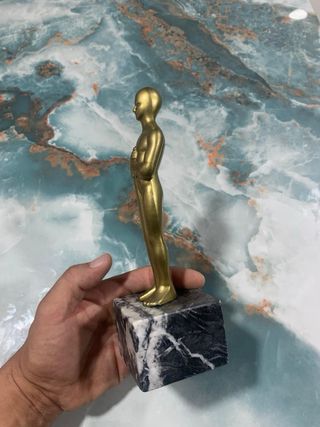 Figura Caballero Dorado Base Mármol