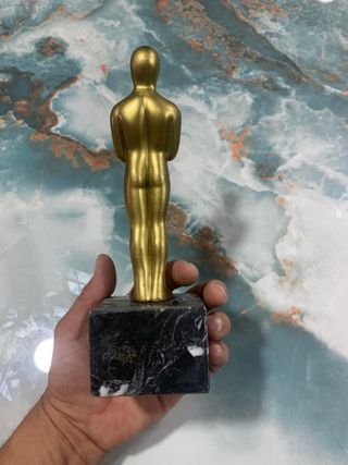 Figura Caballero Dorado Base Mármol