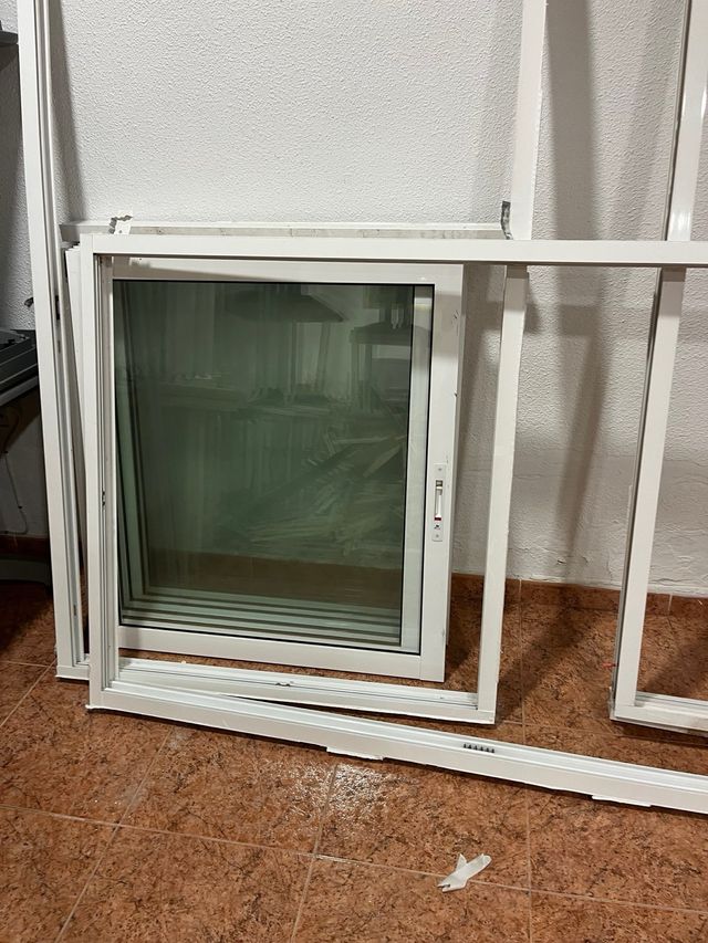 Ventanas de aluminio con carriles son 6 