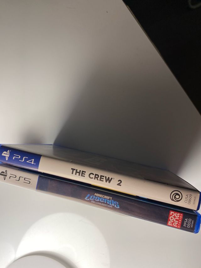 PS5 Minecraft Legends Deluxe & PS4 The Crew 2