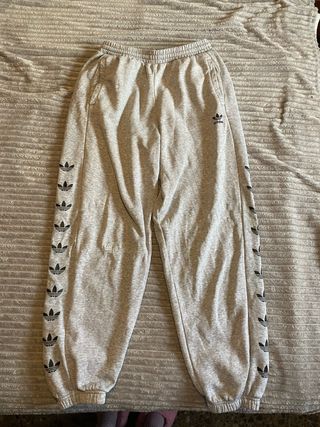 Chándal Adidas Gris con Logo