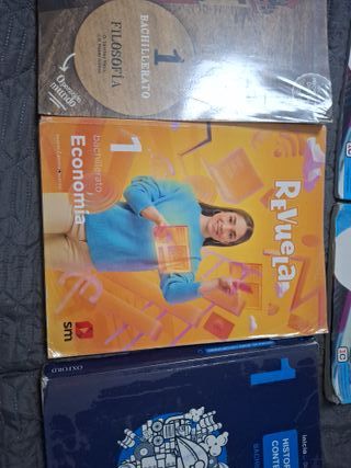 Vendo libros 1° y 2° Bachillerato 