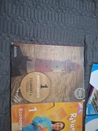 Vendo libros 1° y 2° Bachillerato 