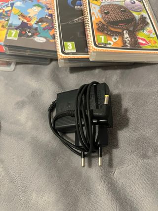 Console PSP + caricabatterie+5 giochi