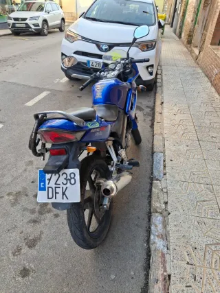 Honda CBR 125R, carburación,  de las mejores motos