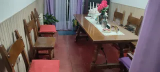 Mesa y sillas comedor madera