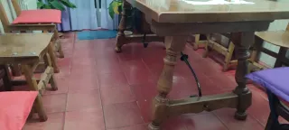 Mesa y sillas comedor madera