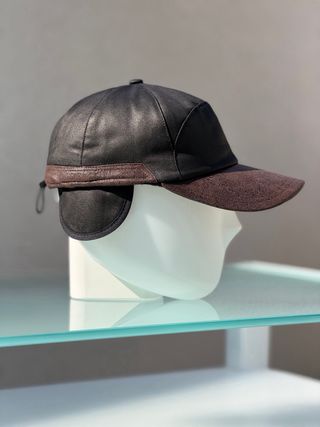 Gorra de béisbol con orejeras