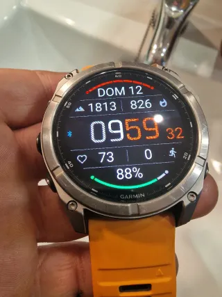 Garmin Fenix 8 51mm Amarillo con 6 meses de uso