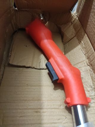 Desbrozadora a batería pequeña