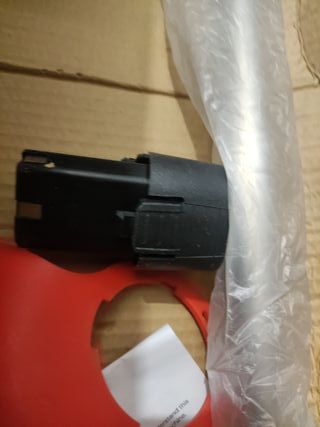 Desbrozadora a batería pequeña