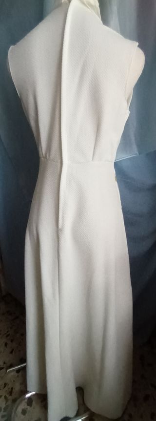 Vestido blanco con rayas de colores