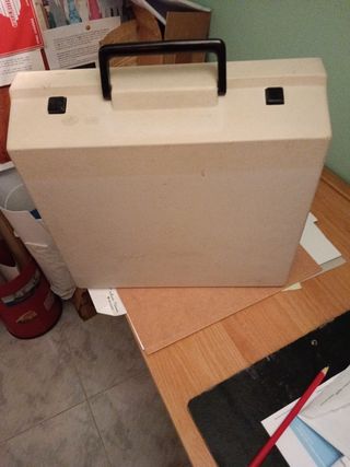 Máquina de escribir AEG Olympia Traveller de Luxe