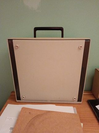 Máquina de escribir AEG Olympia Traveller de Luxe