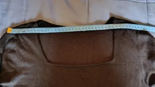 Jersey negro cuello cuadrado