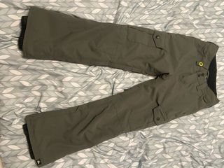 Conjunto esquí Talla 12 L. Quiksilver y DC.