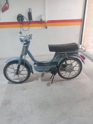Moto Vespa Clásica