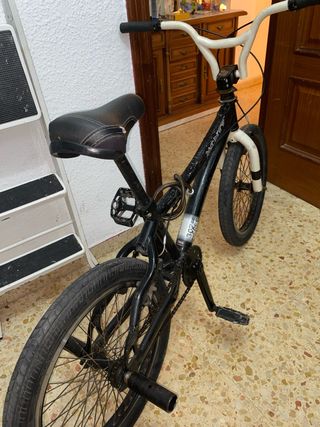 Bicicleta Monty BMX Negra
