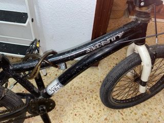 Bicicleta Monty BMX Negra