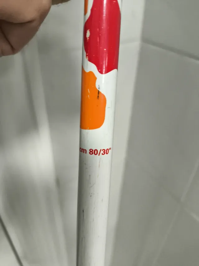 Bastones de esquí con diseño colorido