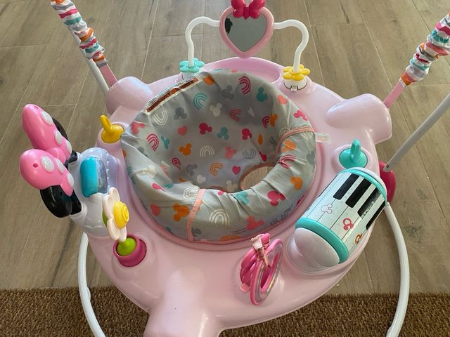 Saltarin Minnie Mouse