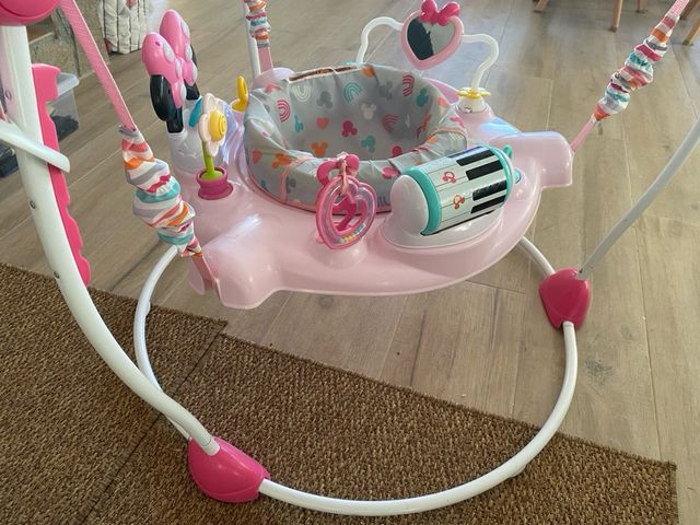 Saltarin Minnie Mouse