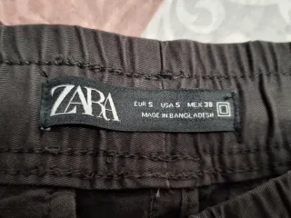 Pantalón Cargo de Hombre de Zara Gris Oscuro.