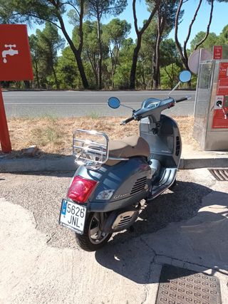 Vespa 300 GTS ie