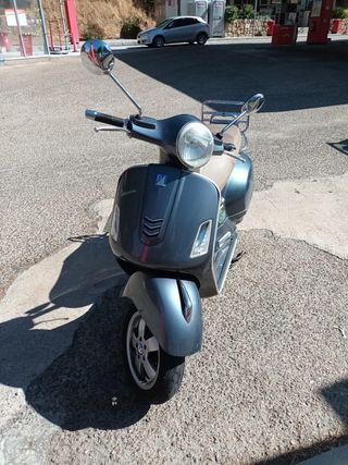 Vespa 300 GTS ie