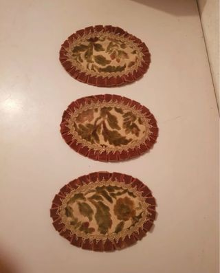 Sottopiatti centrini