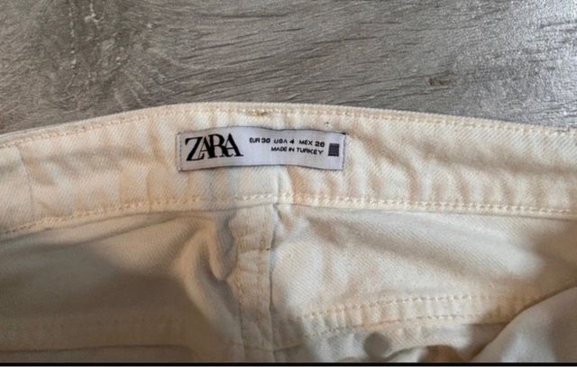 Vaqueros Zara Beige Mujer
