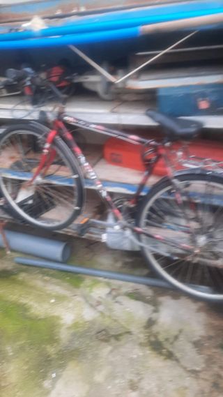 Bicicleta clásica roja